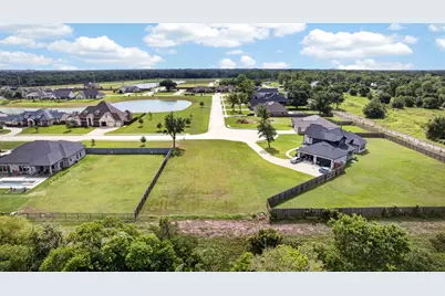 3158 W Tower Circle, Santa Fe, TX 77517 - Photo 12