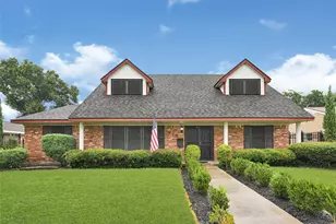 215 Coronation Dr, Houston, TX 77034 - Photo 2