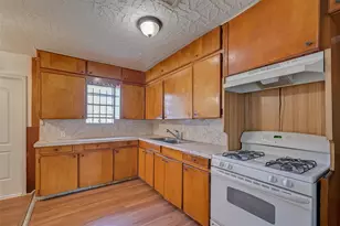 4905 Brinkley St, Houston, TX 77033 - Photo 6
