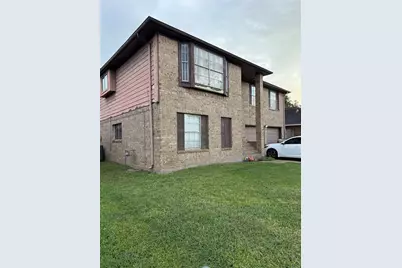 110 Almond Drive, Lake Jackson, TX 77566 - Photo 2