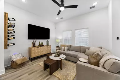 3012 Jensen Springs Lane, Houston, TX 77026 - Photo 6
