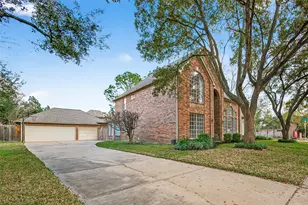 3223 S Lake Village Dr, Katy, TX 77450 - Photo 4