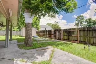 8565 Ridgepoint Dr, Houston, TX 77055 - Photo 38