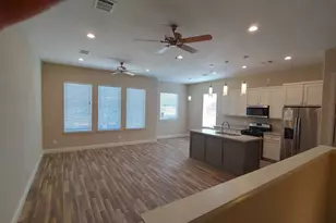 4926 Weeping Willow Rd, Houston, TX 77092 - Photo 2