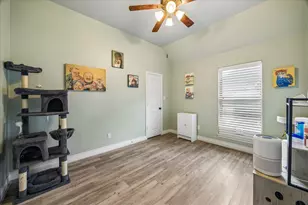 9242 Holloway Cliff Ln, Cypress, TX 77433 - Photo 20