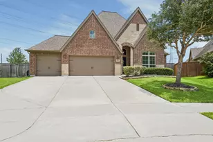 9242 Holloway Cliff Ln, Cypress, TX 77433 - Photo 2