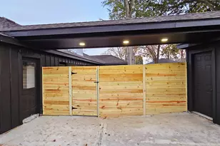 18630 Prince William Ln, Houston, TX 77058 - Photo 6