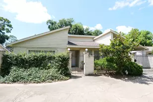 5231 Beechnut St, Houston, TX 77096 - Photo 2