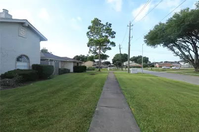 6573 Briar Bayou Drive, Houston, TX 77072 - Photo 2