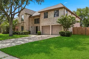 3007 Eagle Lake Dr, Pearland, TX 77581 - Photo 1