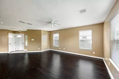 1915 Sable Glen Court, Richmond, TX 77469 - Photo 4