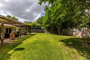 8323 Lorrie Dr, Houston, TX 77025 - Photo 30