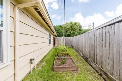 8323 Lorrie Drive, Houston, TX 77025 - Photo 38