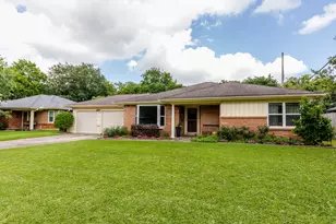 8323 Lorrie Dr, Houston, TX 77025 - Photo 2