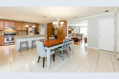 8323 Lorrie Drive, Houston, TX 77025 - Photo 12