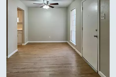 2101 6th Avenue N #3, Texas City, TX 77590 - Photo 4