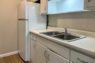 2101 6th Ave N, Texas City, TX 77590 - Photo 6