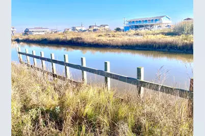 1136 Pennington Street, Gilchrist, TX 77617 - Photo 1