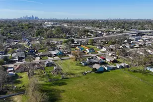 1717 Cresline St, Houston, TX 77093 - Photo 24