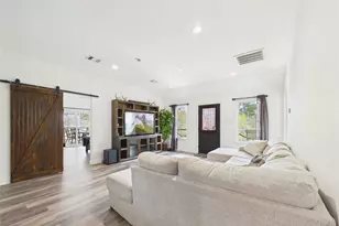 4506 Linninger Ln, Dickinson, TX 77539 - Photo 8