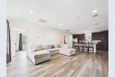 4506 Linninger Lane, Dickinson, TX 77539 - Photo 10