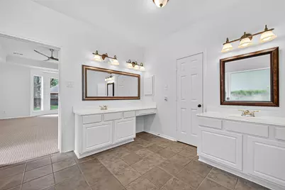 4742 Robins Way, Sugar Land, TX 77479 - Photo 30