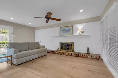 10127 Hazelhurst Drive, Houston, TX 77043 - Photo 24