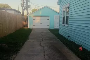 318 7th St N, Texas City, TX 77590 - Photo 12