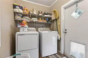 3588 Center Hill Rd, Bellville, TX 77418 - Photo 24