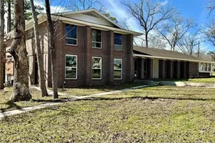 200 Broken Bough Ln, Conroe, TX 77304 - Photo 1