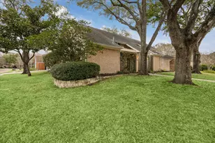 11930 Westmere Dr, Houston, TX 77077 - Photo 2