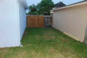 8603 Rustling Lvs Dr, Houston, TX 77083 - Photo 6