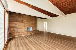 159 Oak Dr, Lake Jackson, TX 77566 - Photo 4