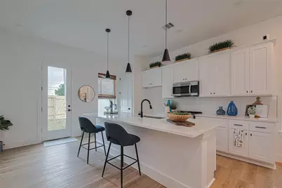9435 Pembrook #A/B, Houston, TX 77003 - Photo 6