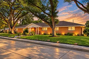 3641 Deal St, Houston, TX 77025 - Photo 2