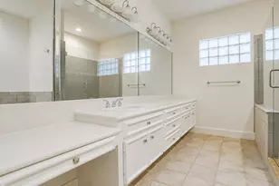 1412 Castle Ct, Houston, TX 77006 - Photo 16