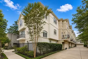 1412 Castle Ct, Houston, TX 77006 - Photo 2