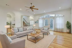 1412 Castle Ct, Houston, TX 77006 - Photo 6
