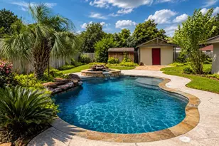 2509 Hutchins Ln, El Campo, TX 77437 - Photo 2