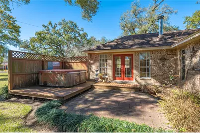 412 Narcissus Street, Lake Jackson, TX 77566 - Photo 26