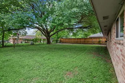1935 Barnsley Lane, Houston, TX 77088 - Photo 34