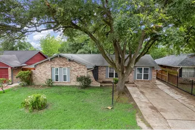 1935 Barnsley Lane, Houston, TX 77088 - Photo 2