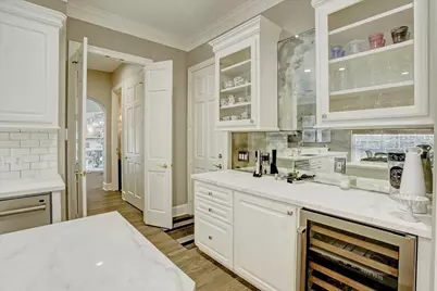 325 Park Laureate Drive, Houston, TX 77024 - Photo 12