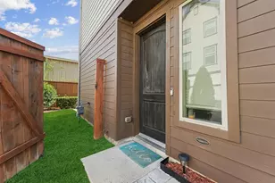 12503 Holly Blue Ln, Houston, TX 77077 - Photo 2