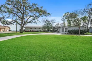 138 N Burnett Dr, Baytown, TX 77520 - Photo 28