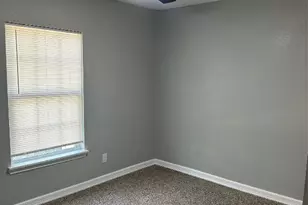 1122 Cypress St, Baytown, TX 77520 - Photo 4