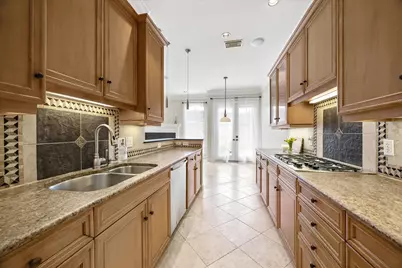 6210 Sutherland Square, Houston, TX 77081 - Photo 10