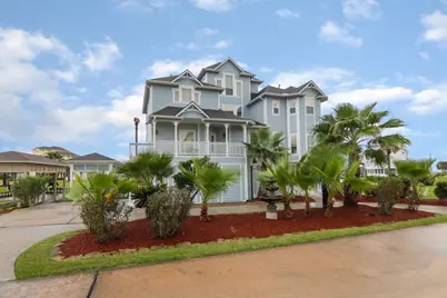 13 Half Moon, Hitchcock, TX 77563 - Photo 2