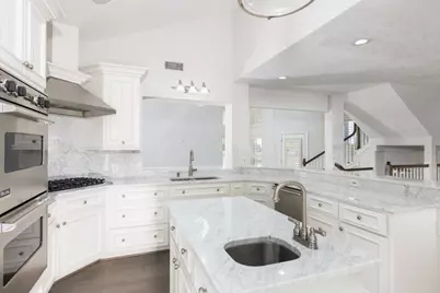 13 Half Moon, Hitchcock, TX 77563 - Photo 12