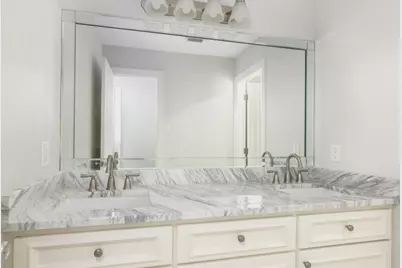 13 Half Moon, Hitchcock, TX 77563 - Photo 16